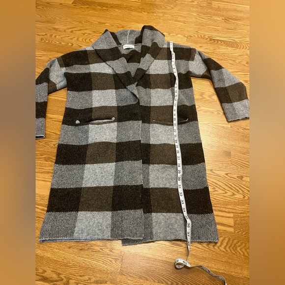 Cozy Plaid Heartloom Sweater Medium - Picture 2 of 7